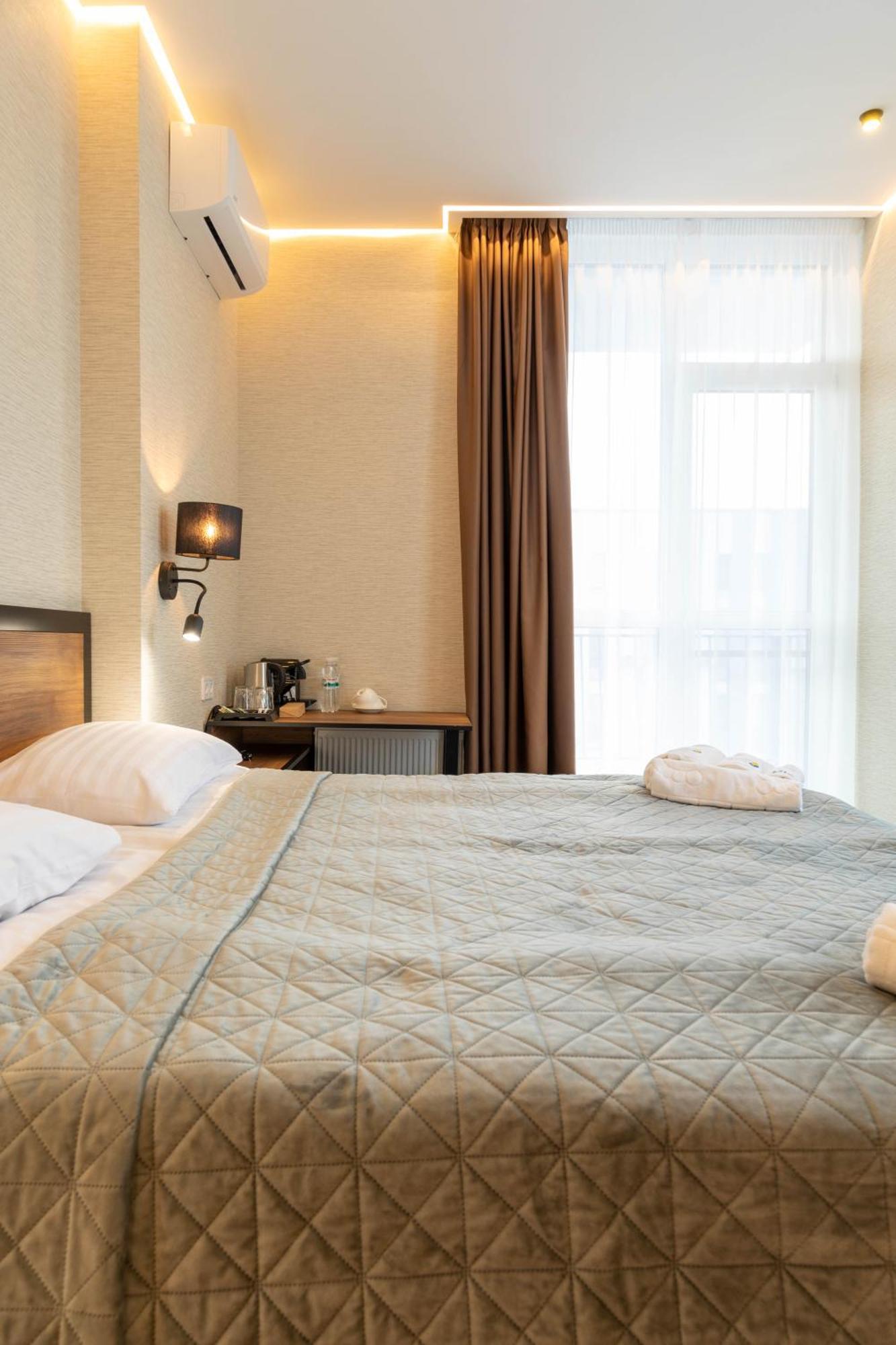 Misto Capsule Hotel 키예프 외부 사진